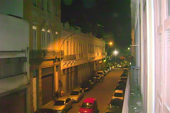 A via carioca superou concorrentes de destaque internacional, como a Orange Street, na japonesa Osaka, a Rua do Bonjardim, no Porto, e a Sherbrooke Oeste, na canadense Montreal, destacando sua singularidade em meio a destinos urbanos famosos.
