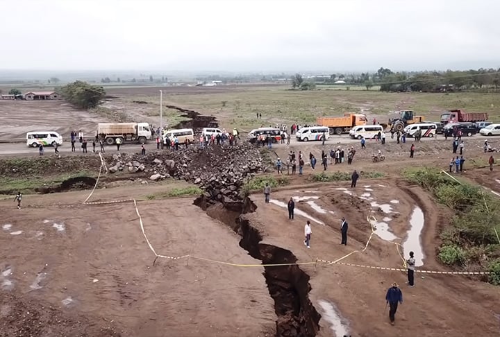 Agora a formação de uma fenda gigante chama atenção dos cientistas