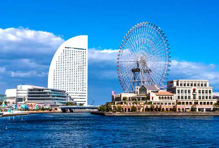 Cosmo Clock 21 (Yokohama, Japão): A roda-gigante é também  o maior relógio do mundo. Fica no parque de diversões Cosmo World, em Yokohama, com 112 metros de altura, 100 metros de diâmetro e 60 gôndolas que levam 8 passageiros por vez, totalizando quase 500 pessoas.