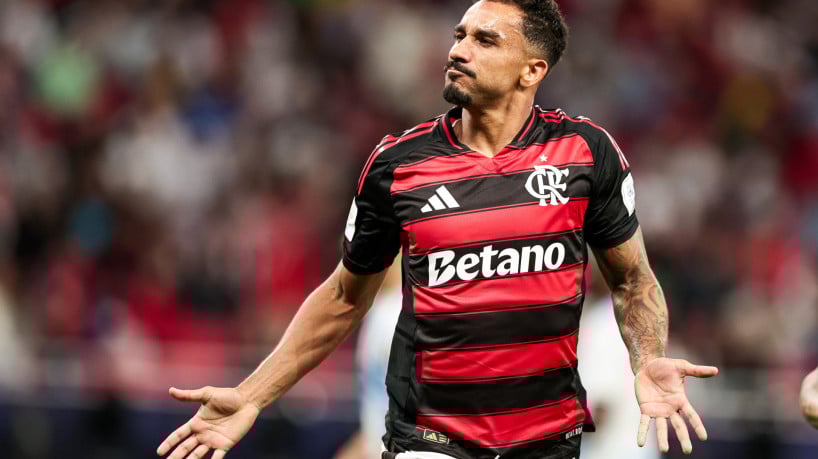 Danilo comemora gol contra o Pyramids, em jogo válido pelo Intercontinental 