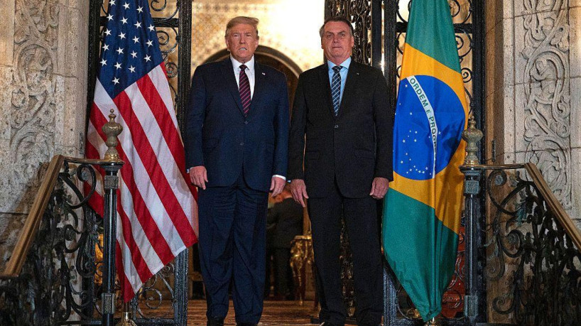 Trump e Bolsonaro em 2020; analista avalia que disposição do presidente americano para ajudar brasileiro foi suspensa por enquanto 