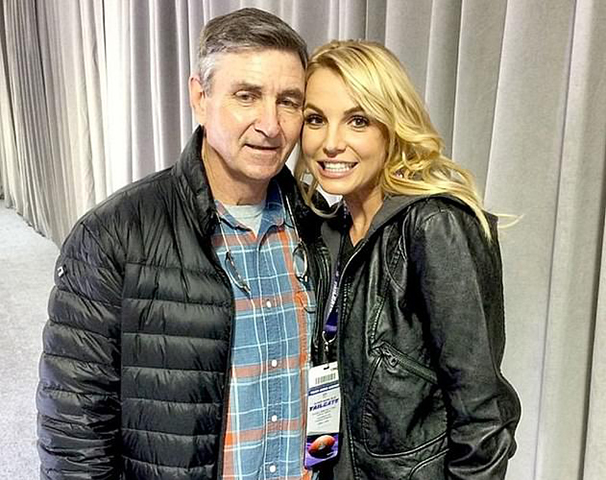 A partir de 2008, passou a viver sob tutela judicial, com o pai assumindo o controle de suas decisões pessoais e financeiras.
