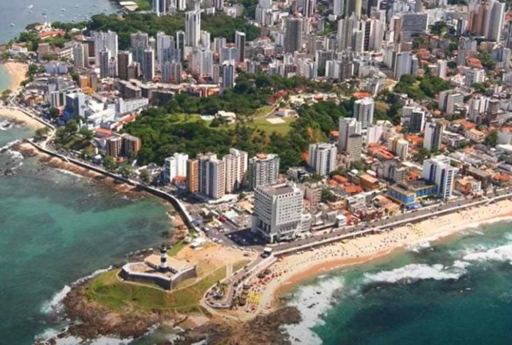 A cidade de Salvador, na Bahia, tem o título de Melhor Destino Criativo do Mundo, concedido pela Rede Internacional de Turismo Criativo (Creative Tourism Network). 