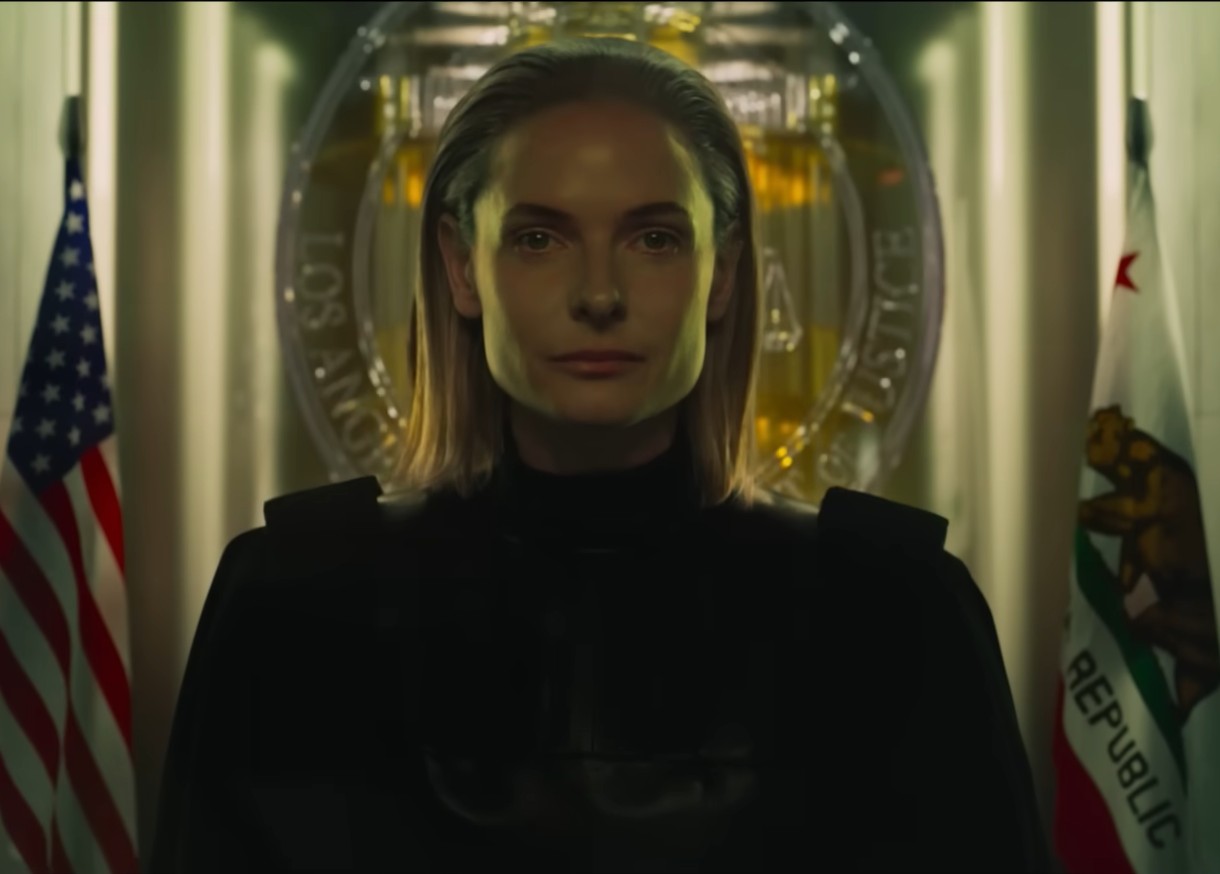 A IA responsável pelo julgamento assume a aparência digital de Rebecca Ferguson, enquanto Raven tenta descobrir como foi incriminado. O filme foi rodado com sequências contínuas de 60 minutos e combina elementos de screen life com thriller em tempo real.
