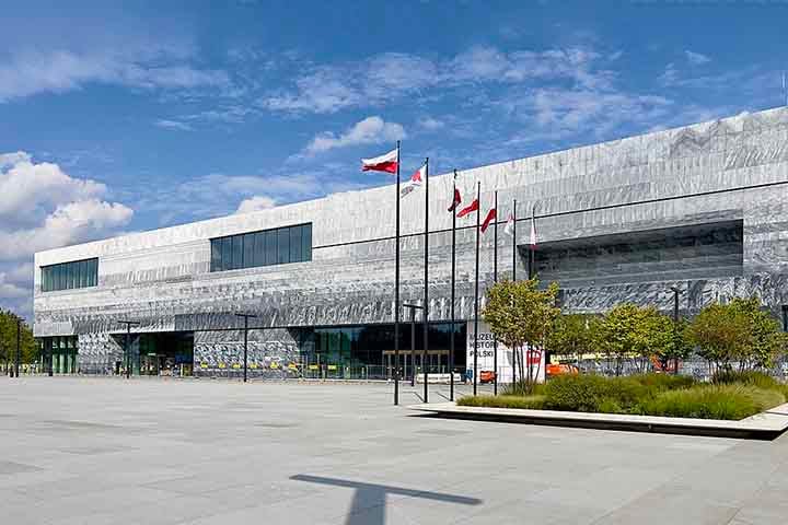 Os achados devem integrar a exposição permanente do Museu de História Polonês, prevista para 2027.