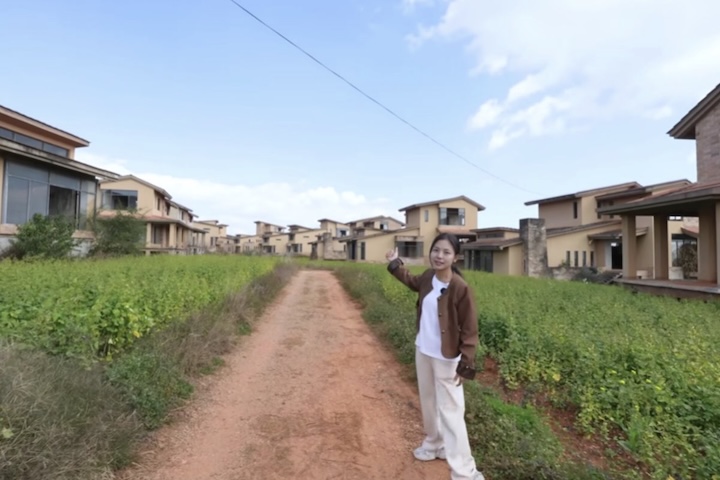 Outras ideias para as casas abandonadas são: reaproveitamento adaptativo ou demolição seletiva.