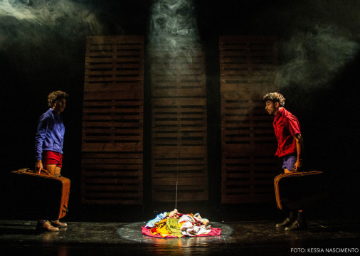 Espetáculo de dança investiga memória e bagagens do corpo no Teatro B. de Paiva 