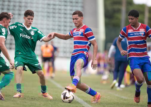 O Le&atilde;o foi campe&atilde;o perante uma forte equipe Alviverde