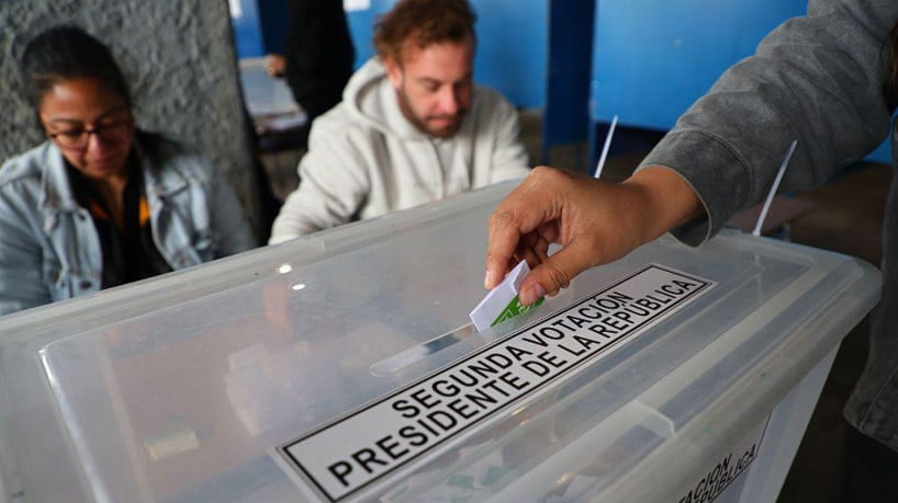 Os chilenos votaram no segundo turno da eleição presidencial neste domingo. 