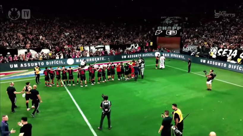 Timão faz a festa com a Fiel após garantir vaga na final da Copa do Brasil 