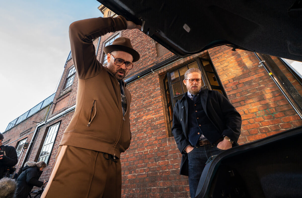 Charlie Hunnam brilhou em The Gentlemen (2019) e Jungleland (2020), explorando novas nuances dramáticas, bem como participou de produções de ação e suspense. Sua presença, assim, continua forte e relevante no cinema contemporâneo.