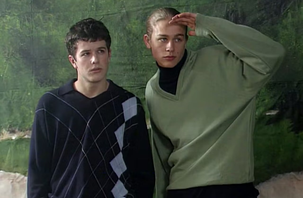 Sua carreira começou de maneira improvável quando foi notado por um produtor enquanto fazia compras. Pouco depois, conquistou um papel em Byker Grove, abrindo caminho para oportunidades mais ambiciosas. A partir desse momento, sua vida tomou um rumo definitivo.