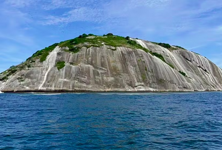 O arquipélago é formado pelas ilhas Cagarra, Comprida, Palmas e Redonda, além das ilhotas Filhote da Cagarra e Filhote da Redonda.