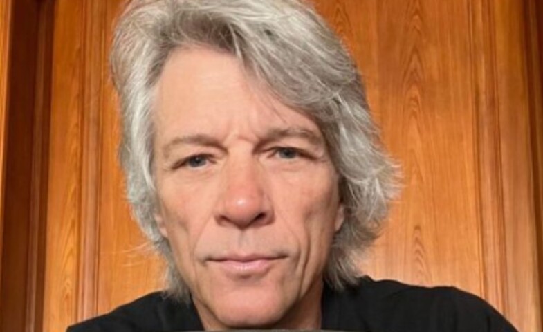 Nesse período de silêncio, ele descobriu algo ainda mais profundo: a importância de assumir vulnerabilidades no meio artístico. Destacou que medo e ansiedade fazem parte da jornada, mesmo para veteranos, e reforçou que o público, os amigos e a família sempre estiveram por perto.