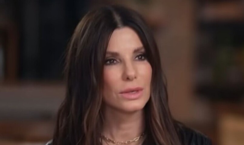 Bullock se inspira nos papéis desafiadores que interpreta, como em “Gravidade” — quando ficou suspensa no ar —, para manter o condicionamento. Esses papéis exigentes ajudam a manter sua dedicação ao condicionamento físico.

