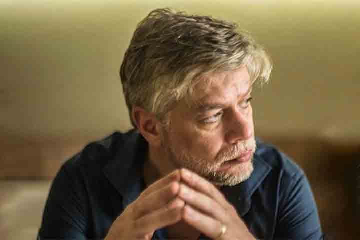 O ator Fábio Assunção fez recentemente um relato comovente sobre o período em que enfrentou a dependência química, descrevendo o momento como uma ruptura profunda em sua vida. 
