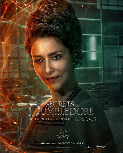 Assim, aos poucos ela foi deixando a carreira de modelo e investindo nas artes cênicas. 