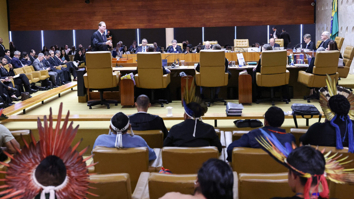 ￼ANTES dos votos, STF ouviu argumentos do movimento indígena e dos partidos