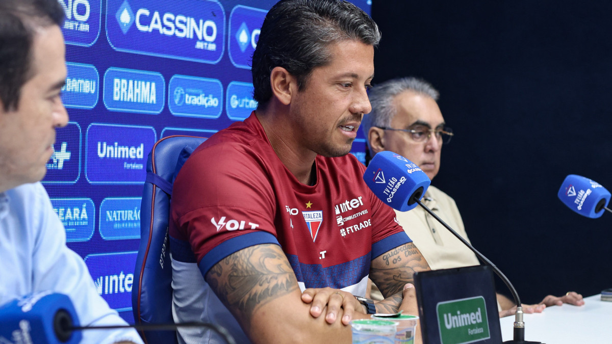 FORTALEZA, CEARÁ,  BRASIL- 15.12.2025:. Thiago Carpini - técnico. Apresentação do Thiago Carpini como o novo técnico do Fortaleza.  (Daniel Galber/Especial para O POVO)