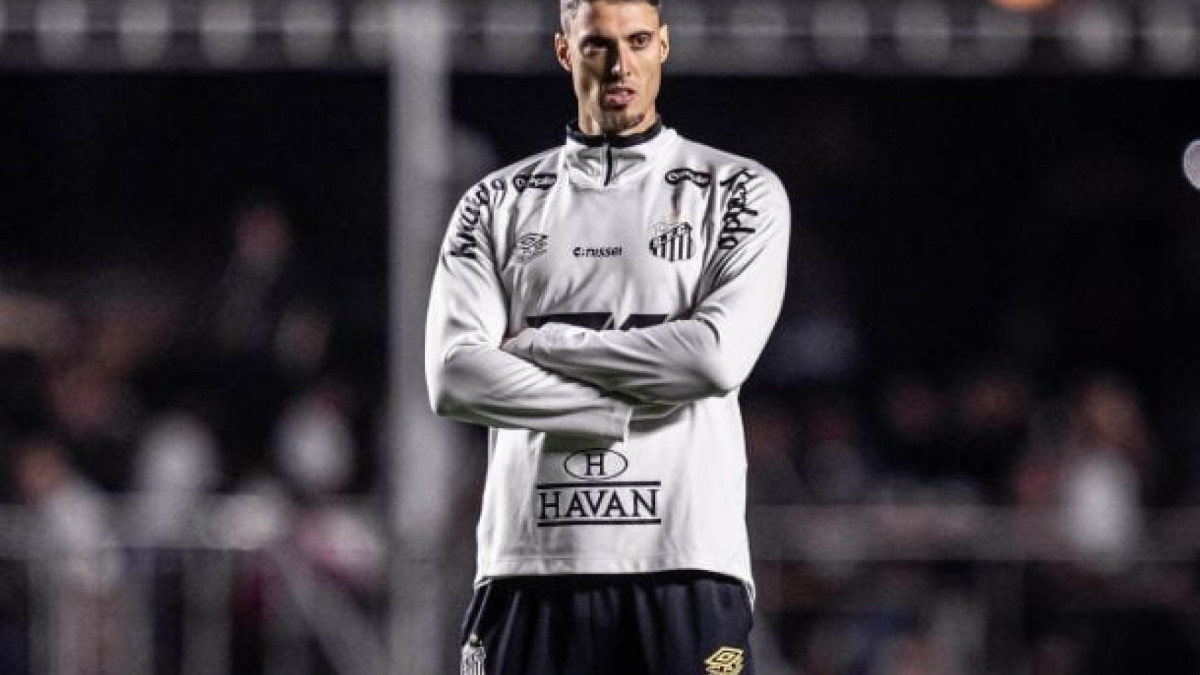 Matheus Bachi tem contrato com o Peixe até o dia 31 de dezembro e deve acompanhar o pai em seus novos desafios 