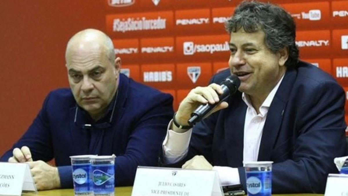 Gravação revela conversas sobre venda irregular de ingressos, envolve nomes ligados à cúpula do clube e provoca pedido de licença e investigação