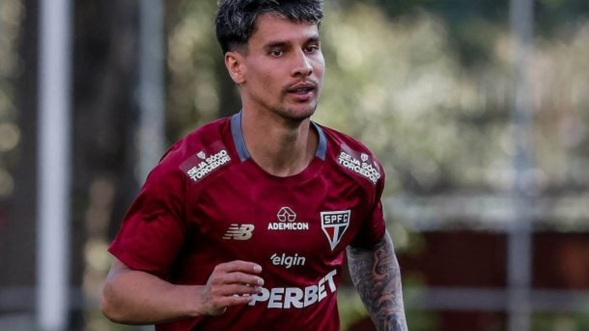 Besiktas e Trabzonspor buscam informações sobre o atacante do Tricolor, mas nenhuma oferta oficial chegou ao clube