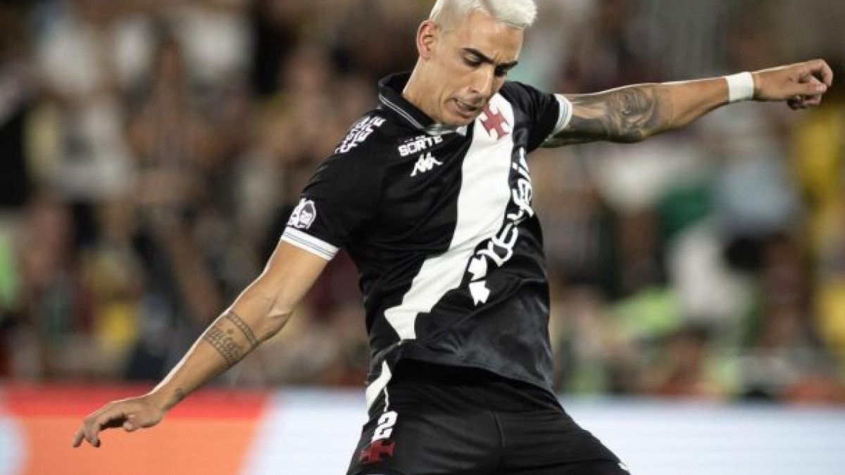 Lateral tem contrato até o final do ano e conta com o técnico Fernando Diniz como um importante aliado para permanecer