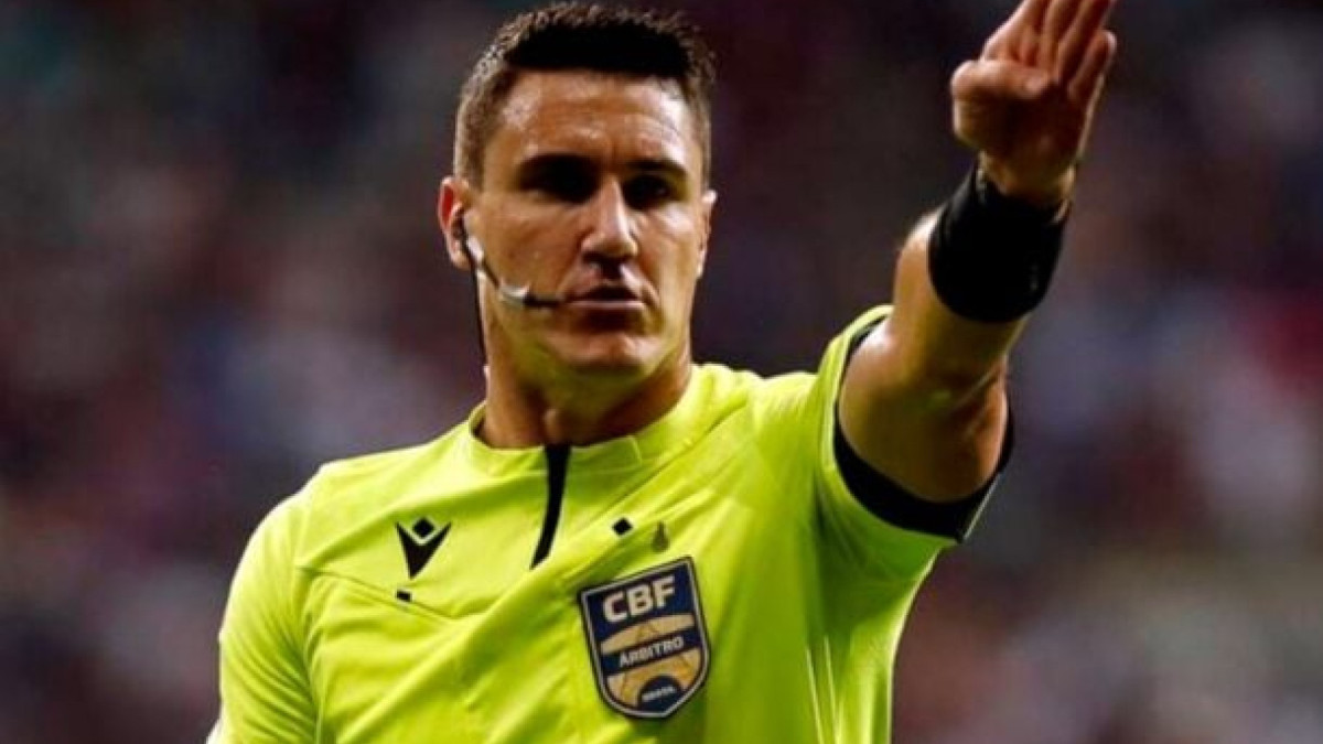 Árbitro gaúcho do quadro da Fifa comanda o duelo de ida na Neo Química Arena; Daniel Nobre Bins será o responsável pelo VAR na decisão