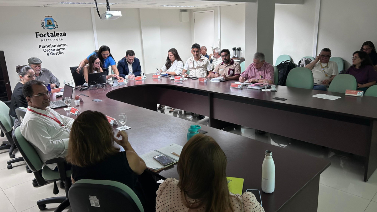 Entidades sindicais aguardavam proposta de reajuste salarial dos servidores de Fortaleza na reunião realizada nesta segunda-feira, 15, com a Sepog