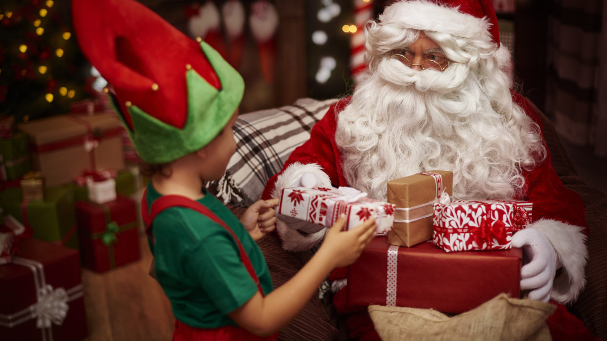 Ao redor do mundo, diversas histórias e tradições cercam o Bom Velhinho; conheça 