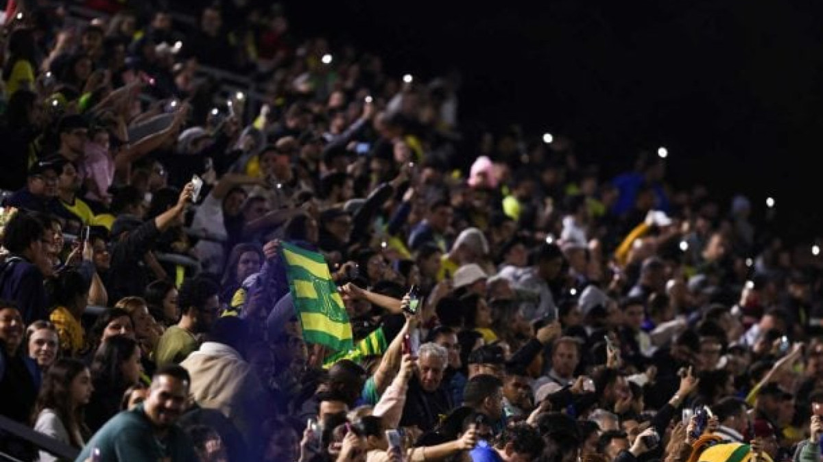 Mais de 100 mil pedidos foram registrados por brasileiros na terceira fase de vendas da Fifa, que adota sistema de sorteio sem ordem de chegada