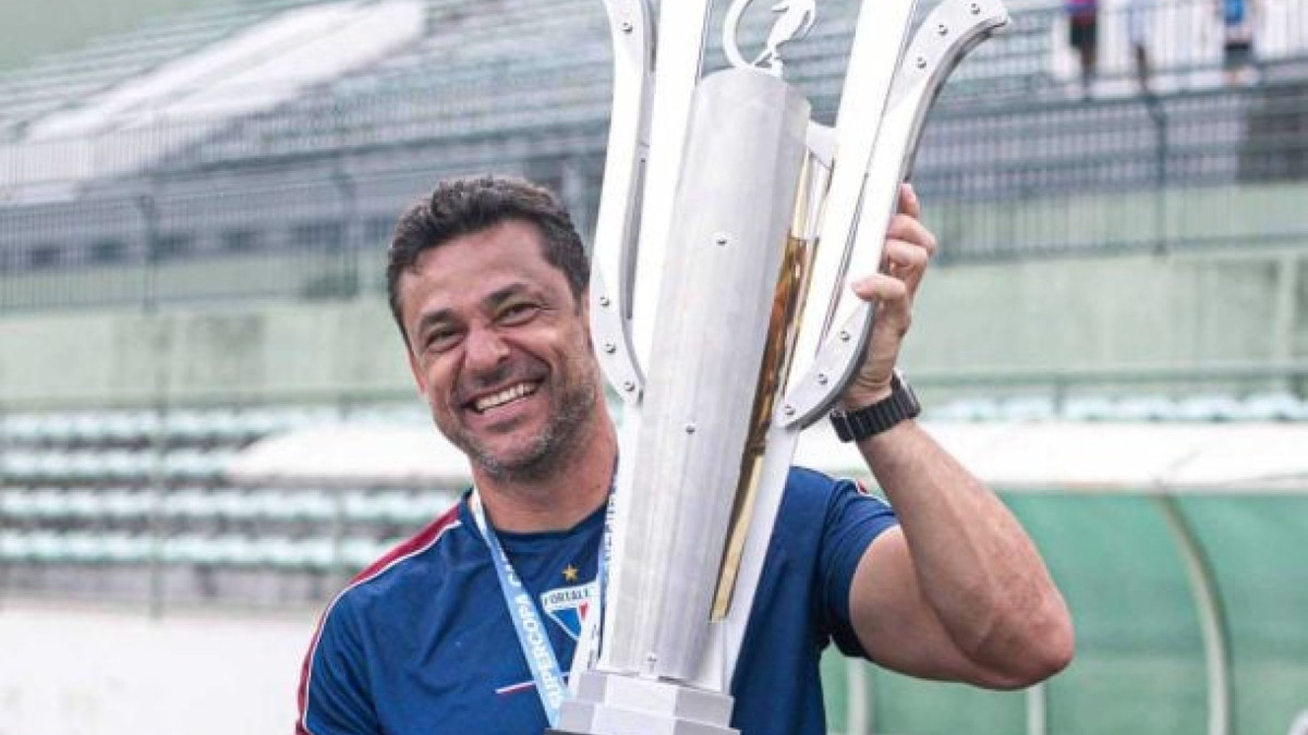 Time comandado pelo ex-centroavante venceu o Palmeiras e sagrou-se Campeão da Supercopa Capital Sub-17