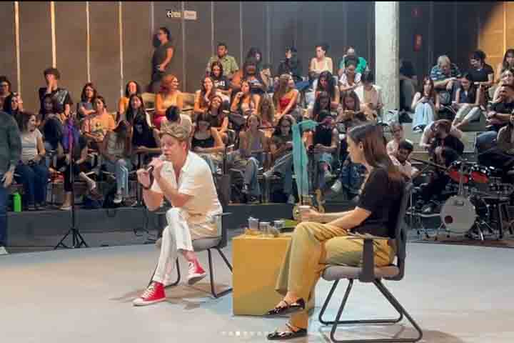 Fábio também se aventurou na direção teatral, estreando em 2012 com o espetáculo “Expresso do Pôr do Sol”, adaptado por Maria Adelaide Amaral. 
