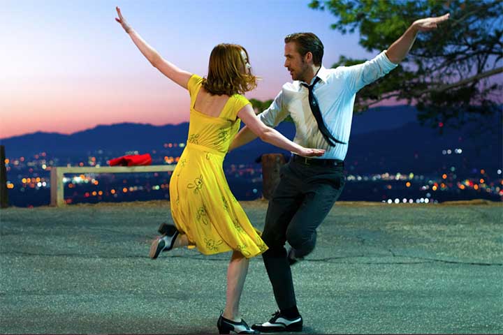 Emma Stone (1988–) e Ryan Gosling (1980–) - A dupla conquistou o público em “La La Land”, trazendo frescor ao musical contemporâneo com química delicada e nostálgica. Suas performances uniram romance, música e um olhar moderno sobre o sonho artístico.
