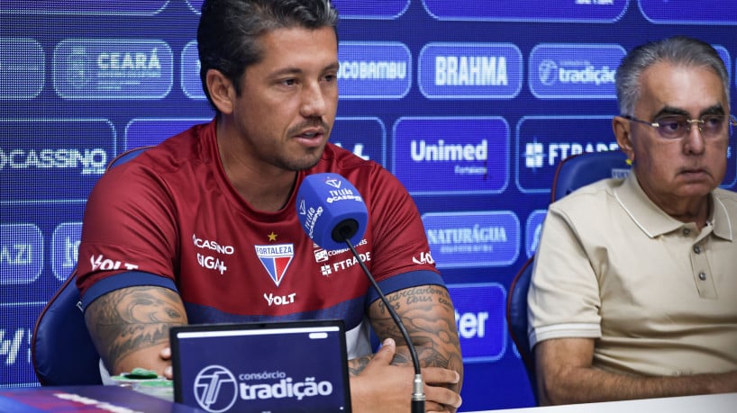 FORTALEZA, CEARÁ,  BRASIL- 15.12.2025:. Thiago Carpini - técnico. Apresentação do Thiago Carpini como o novo técnico do Fortaleza.  (Daniel Galber/Especial para O POVO) 