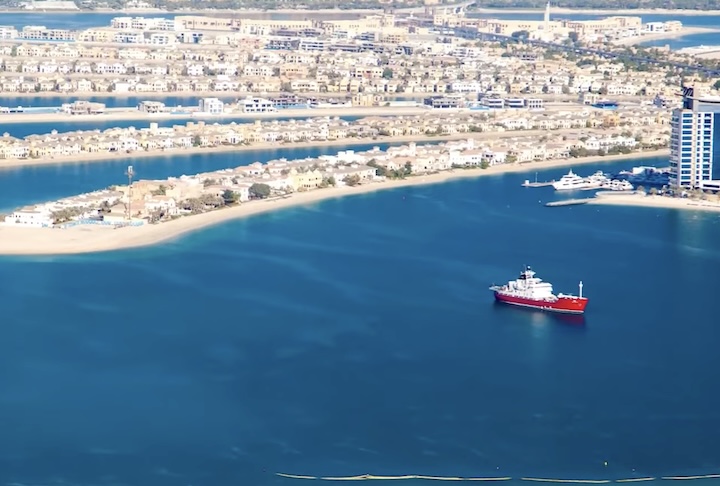 Especialistas sugerem uma gestão ambiental contínua e ativa, incluindo a criação de recifes artificiais, para mitigar esses efeitos.