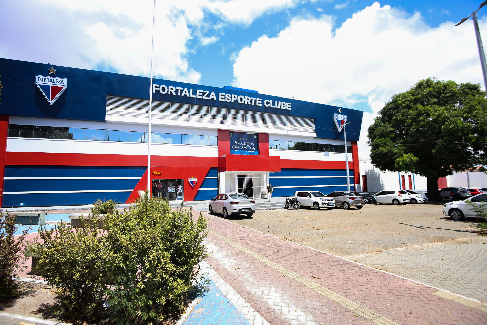 FORTALEZA, CEARÁ,  BRASIL- 15.12.2025:. Apresentação do Thiago Carpini como o novo técnico do Fortaleza.  (Daniel Galber/Especial para O POVO) (Foto: DANIEL GALBER/ESPECIAL PARA O POVO)