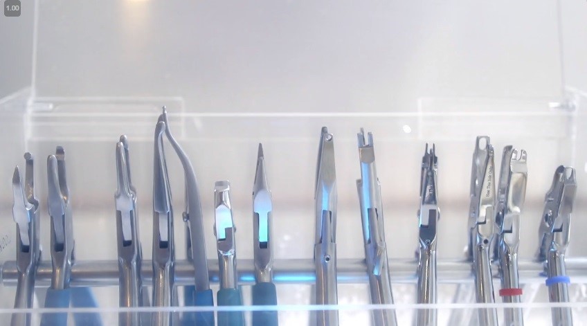 Apesar das dores comuns ao pós-cirúrgico, o procedimento aconteceu sem maiores complicações. 