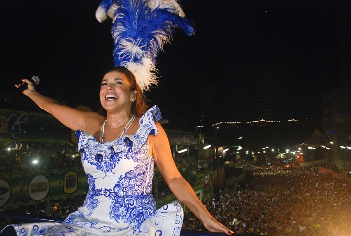 Daniela Mercury - Outra artista baiana de grande sucesso, Daniela Mercury é uma das principais vozes da axé music. Seu trio elétrico, o Eva, é sempre um dos mais animados do carnaval, e conta com uma produção visual e musical incrível!