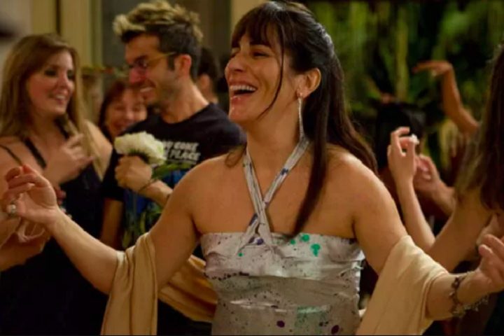 No cinema, Glória também tem uma carreira extensa. Sua atuação no filme É Proibido Fumar (2009), de Anna Muylaert, lhe rendeu vários prêmios.