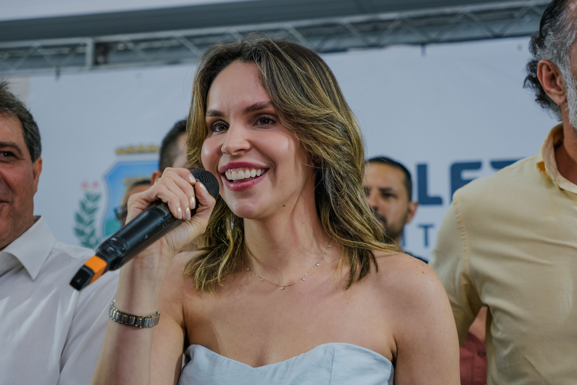 Gabriela Aguiar, prefeita em exerc&iacute;cio (Foto: FERNANDA BARROS)