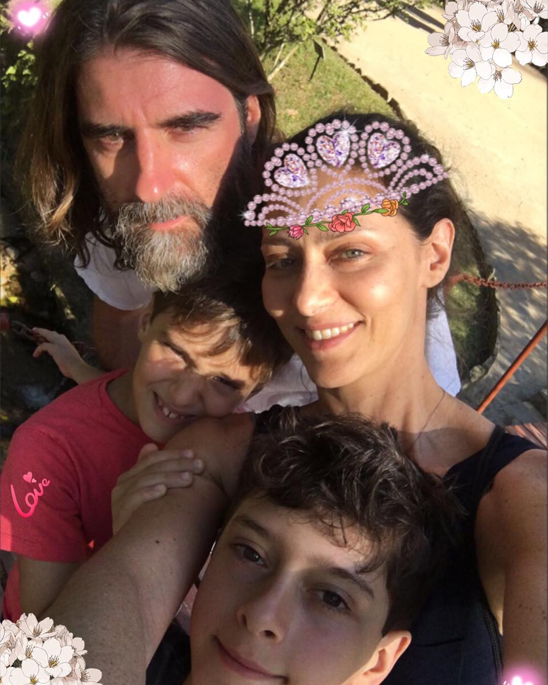 Maria Fernanda Cândido é casada há 20 anos com o empresário Petrit Spahija, com quem tem dois filhos: Tomás. nascido em 2006 e Nicolás, nascido em 2008. Atualmente, a família mora na França, onde a atriz se mudou para acompanhar o marido, que precisou retornar ao seu país de origem.
