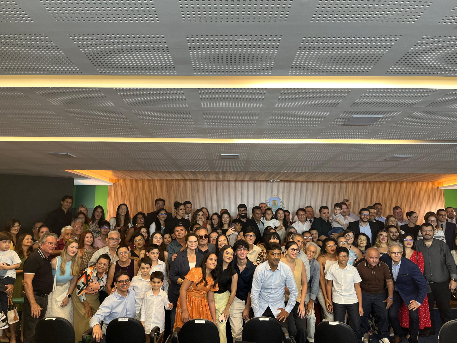 A cerimônia de nomeação dos primeiros 15 profissionais a ocupar o novo cargo de Analista da Procuradoria-Geral do Município (PGM) aconteceu no auditório do Paço Municipal, nesta segunda-feira, 15. 
 (Foto: Gabriele Félix / Especial para O POVO)