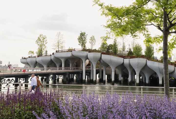 Little Island, Estados Unidos: Esse é um parque público artificial localizado no Rio Hudson, a oeste de Manhattan, na cidade de Nova York.