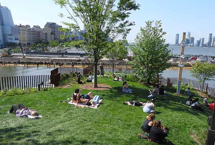 O parque foi inaugurado em 21 de maio de 2021 e rapidamente se tornou uma atração popular para turistas e moradores locais. 