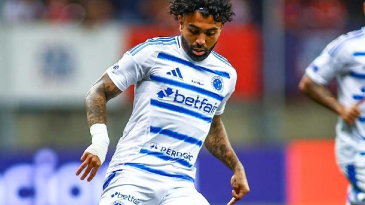 Atacante foi liberado para procurar um novo clube após a chegada de Tite no Cabuoso. Peixe tenta resolver situação financeira