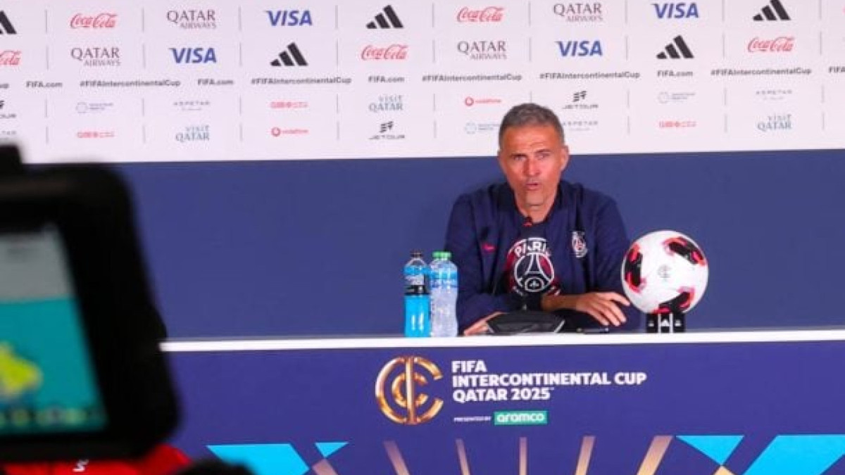 Técnico relembra de derrota para o Glorioso no Mundial de Clubes dos EUA e confirma presença do capitão Marquinhos