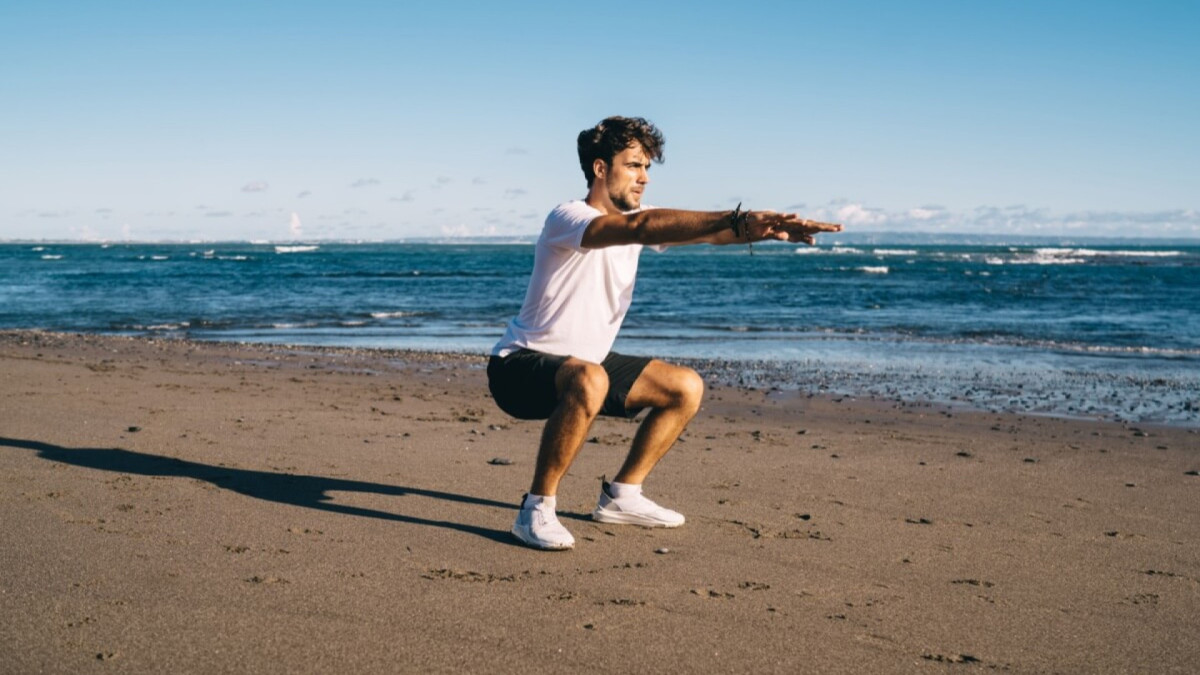 5 exercícios sem equipamentos para manter a massa muscular durante as férias