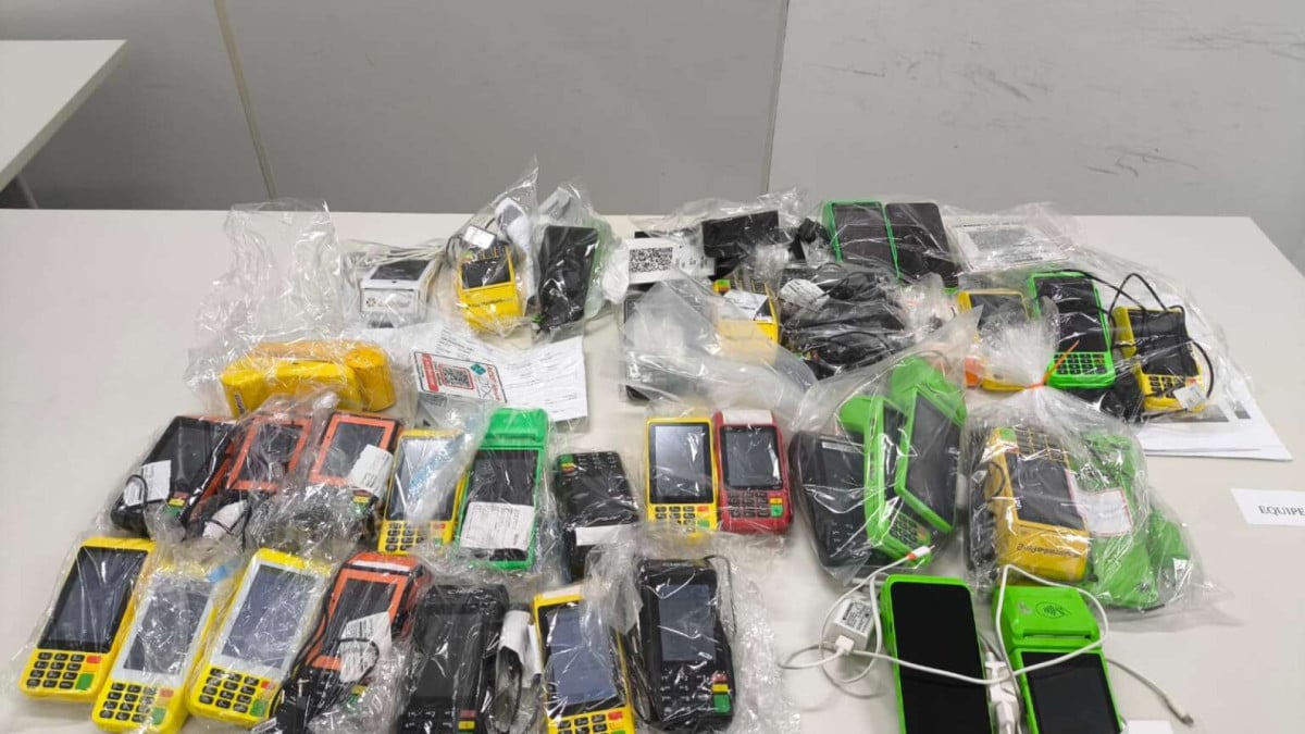 Foram apreendidas cerca de 50 maquinetas que estavam sendo usadas de forma irregular