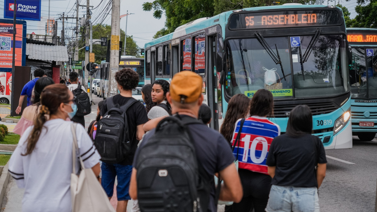 Fortaleza teve reajuste de 20% na tarifa de &ocirc;nibus, acima da m&eacute;dia de outras capitais, que foi de 7,6%